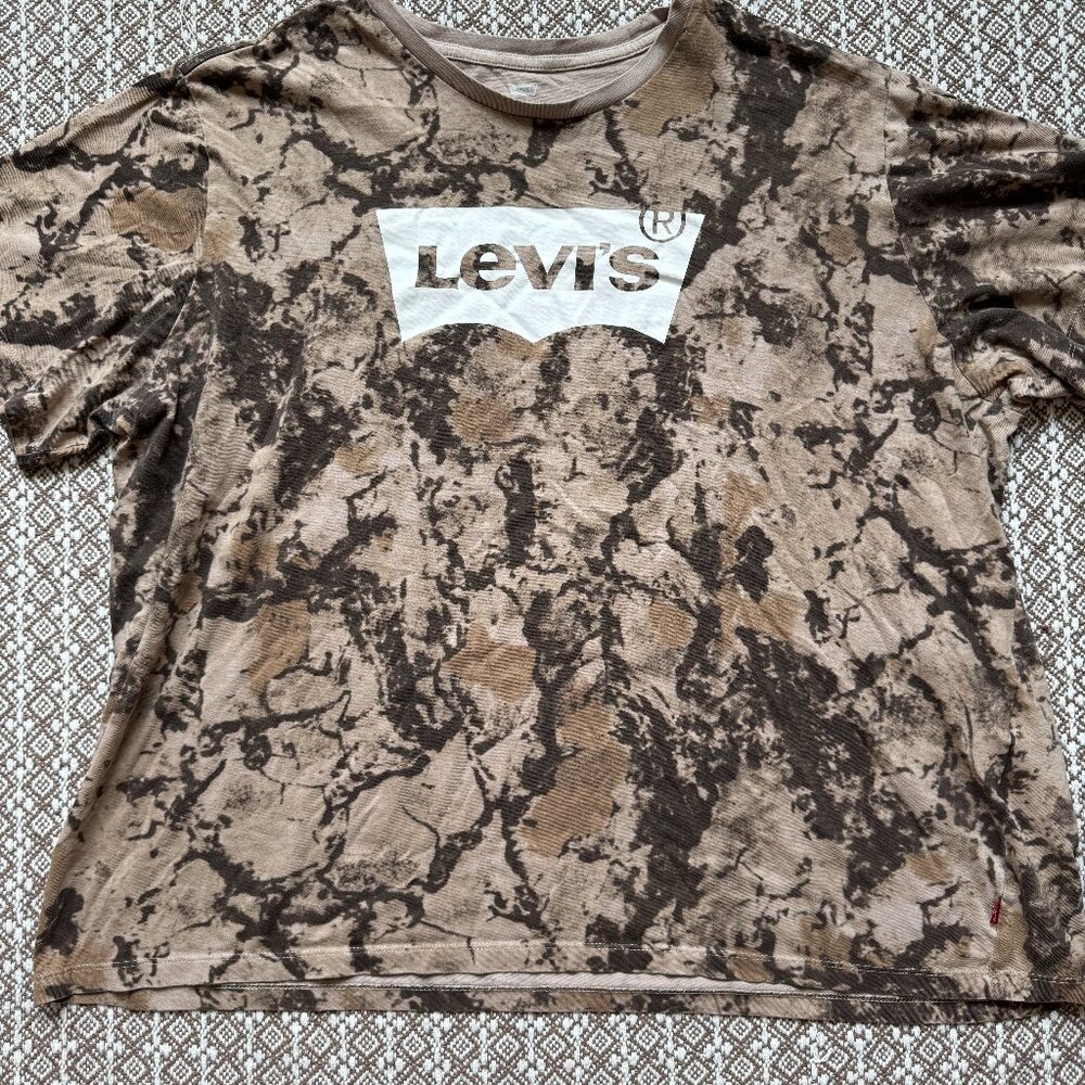 XXL Levi's Tee